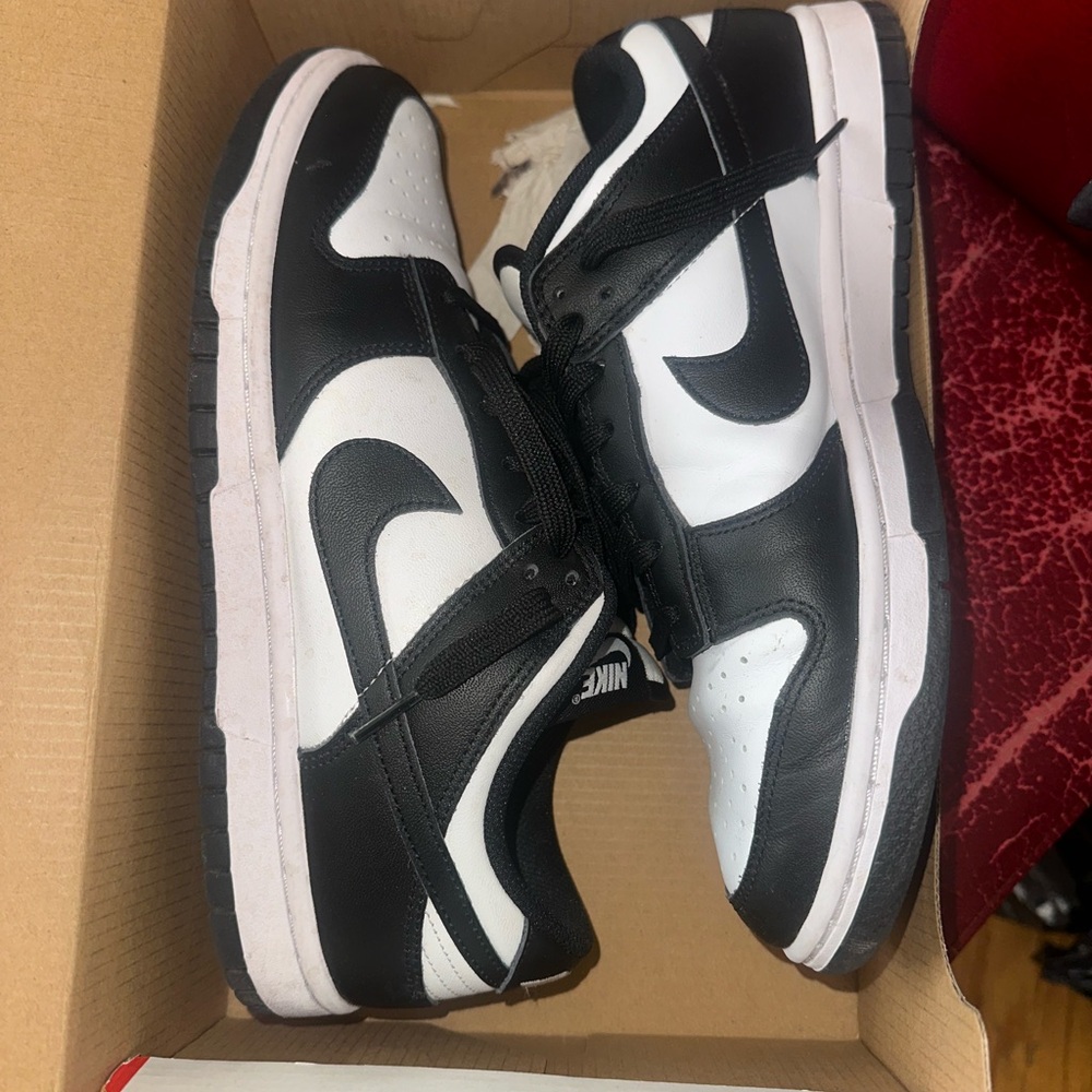 Nike Men's Black and White Sneakers